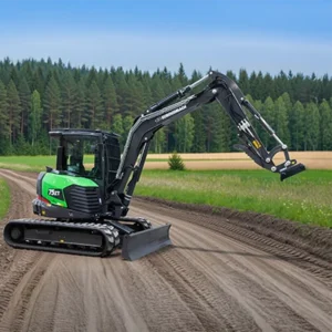 escavatore midi 75 q a noleggio eurocomach, in cantiere ad Alessandria, Genova e Asti